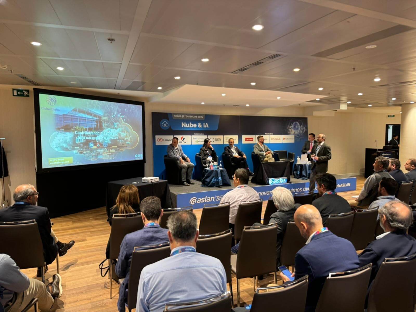 Foto durante el Foro de Tendencias en la Nube de ASLAN